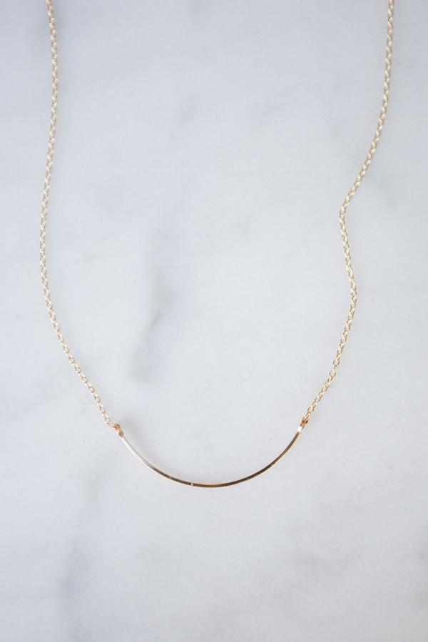 Tiny Curve Necklace
