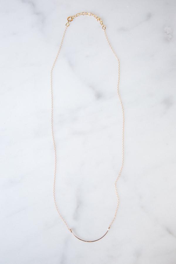 Tiny Curve Necklace
