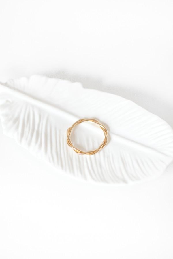 Twisted Band Ring